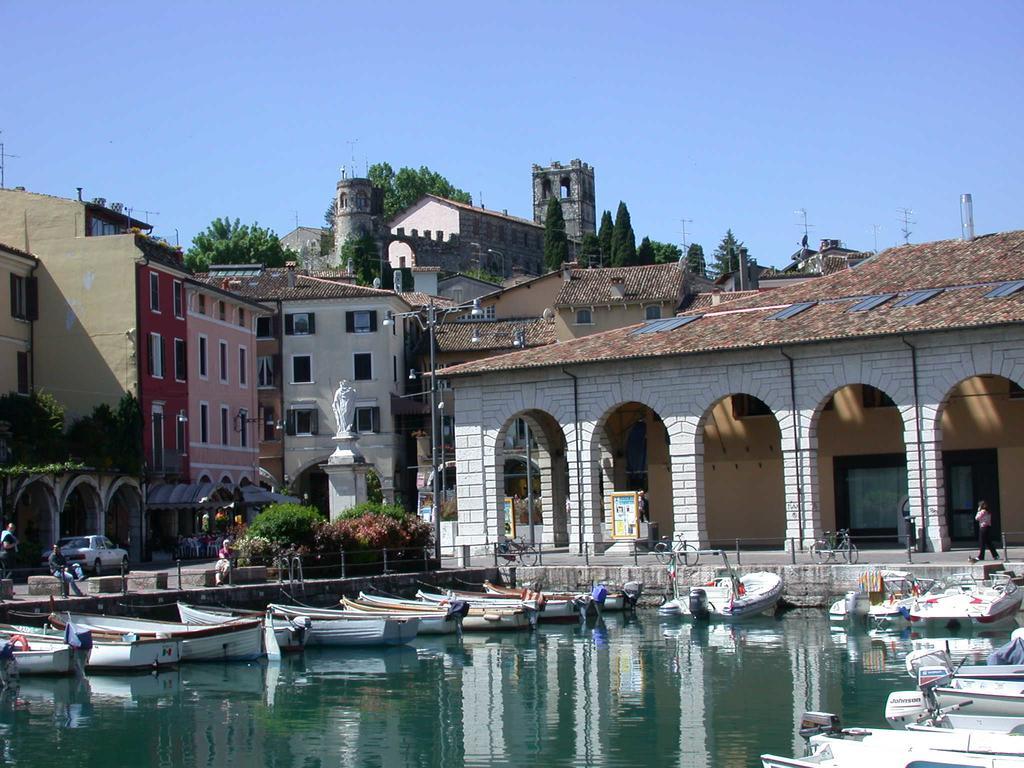 Gardappartamenti Cavour Lake View Desenzano del Garda Buitenkant foto